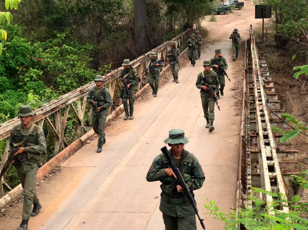 dhernandezlarez's tweet photo. Venezuela nació en un vivac ! Y desde un vivac siempre defenderemos la patria !

#OrgullososDeSerSoldados https://t.co/1l32g0zBbi