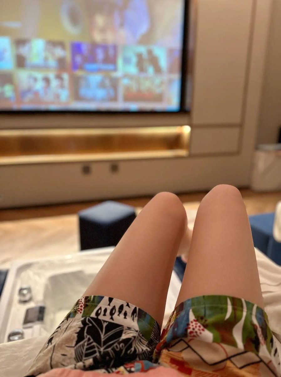 klidemc's tweet photo. foot therapy https://t.co/s6jGuKVCCU