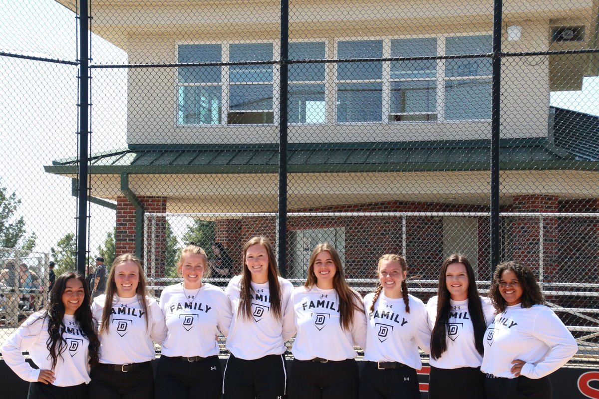 Happy Senior Week! Come support our 8️⃣ seniors and Doane Softball this weekend for our last home games! We have some big news to share then too!

Friday vs. Jamestown 3/5pm - Family Appreciation Night 

Saturday vs. Dakota Wesleyan 1/3pm - Senior Recognition 

#OhHowTimeFlies