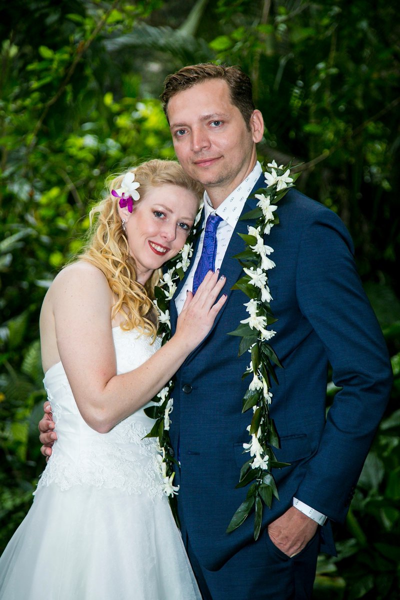 Happy Anniversary to these amazing people! I miss you! Sending hugs your way!

@ybarra_events 
@waimeavalleyoahu
@hawaiianpix
@winecountrybridal
@kscweddings
@alohaislandlei

#Weddingsinhawaii #nationalweddingplanner #destinationweddings #tropicalwedding #ybarraevents