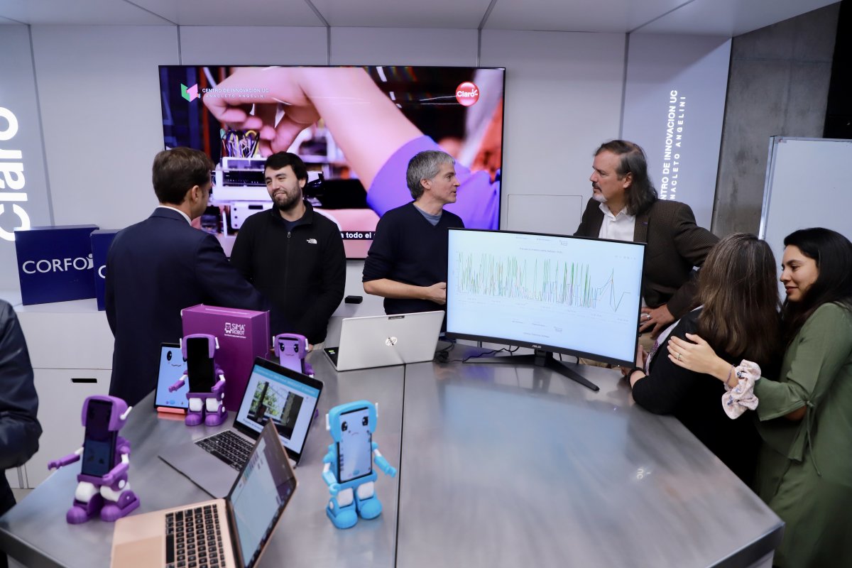 Un nuevo espacio donde startups y Pymes desarrollen innovaciones basadas en 5G 📶 Junto a <a href="/subtel_chile/">Subsecretaría de Telecomunicaciones</a> anunciamos #5TEC, el Centro de Escalamiento y Nuevos Negocios en torno a Tecnologías 5G liderado por <a href="/ucatolica/">Universidad Católica</a>, <a href="/DuocUC/">Duoc UC</a>, <a href="/SeSantiagoCL/">Sé Santiago Smart City</a>. Ven a conocerlo 👇
 
🧵 1/4