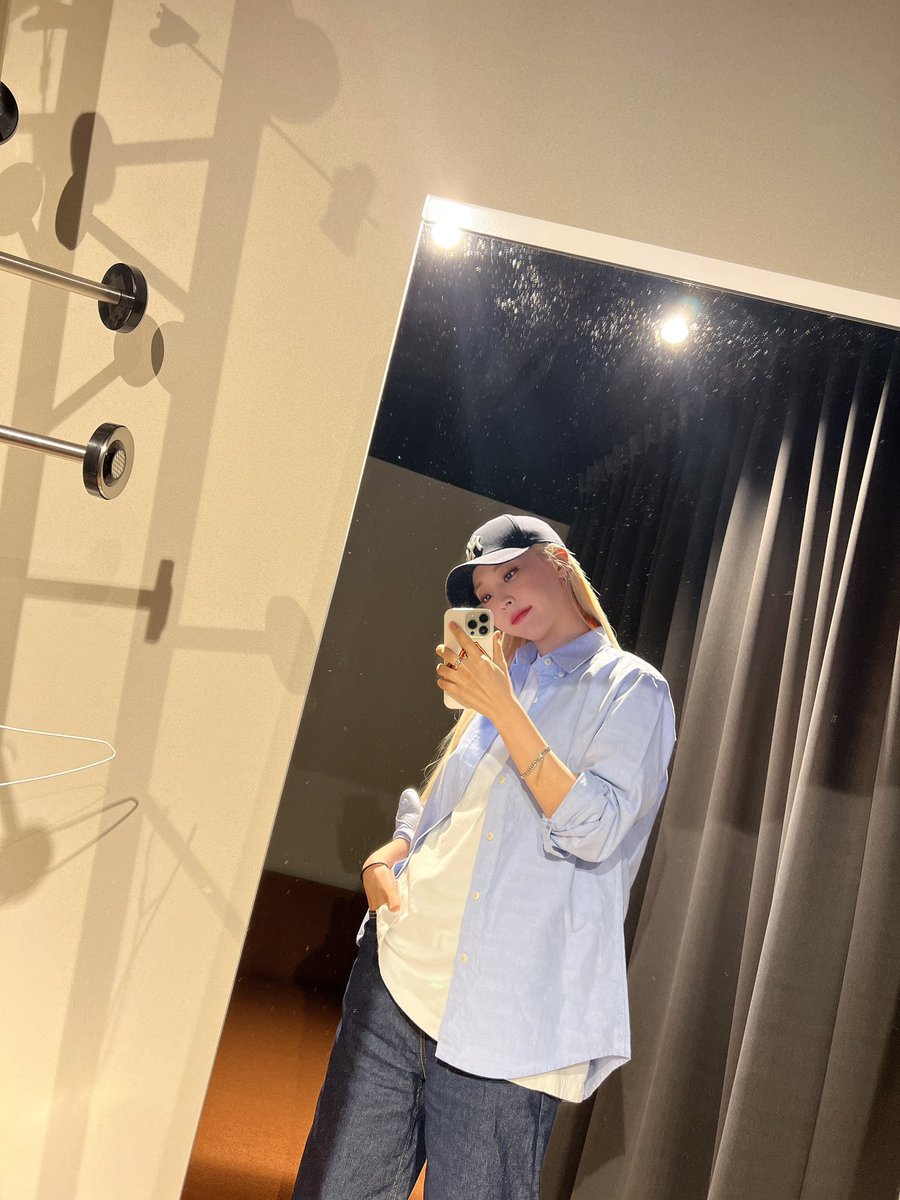 timetomoonbyul's tweet photo. 220418 문나잇

#문별 #MOONBYUL https://t.co/XQ2O58pye9