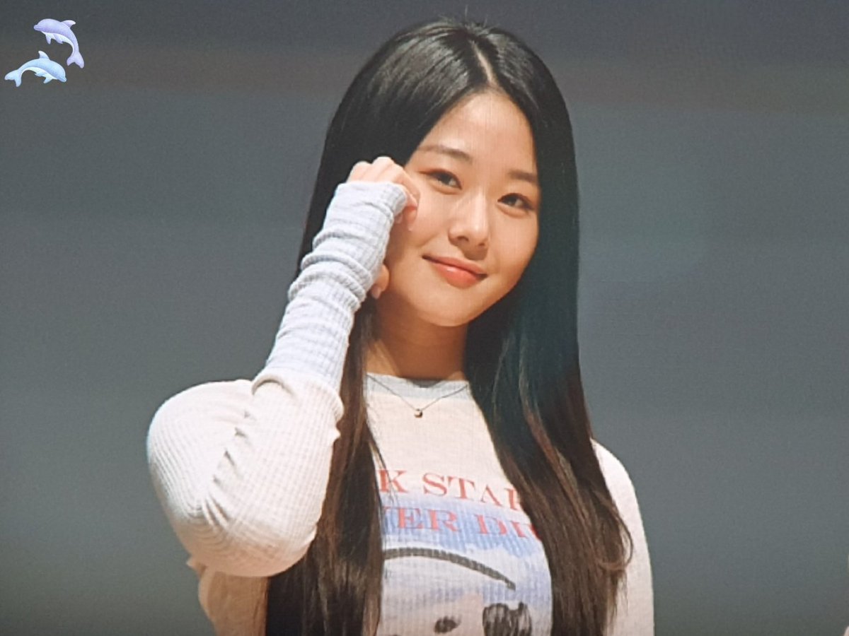 ChaeLo__'s tweet image. 230417 프리뷰

@cherrybullet 
#체리블렛 #CherryBullet #박채린 #채린 #CHAERIN