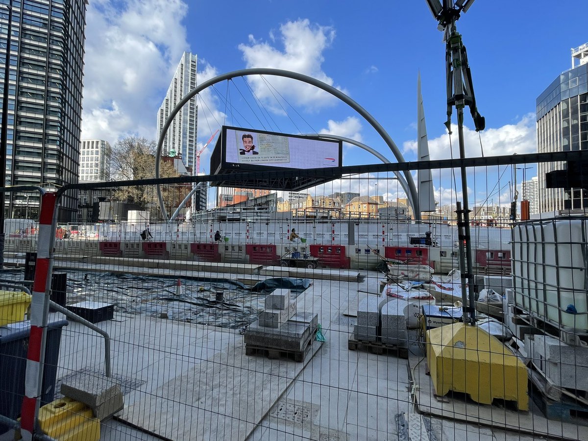 Olly Wainwright tweet media