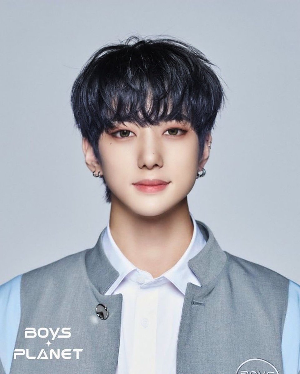 __XX409's tweet photo. 와재밌어보여서후다닥해옴 다른사람만들기 https://t.co/ZvcAub3RvF