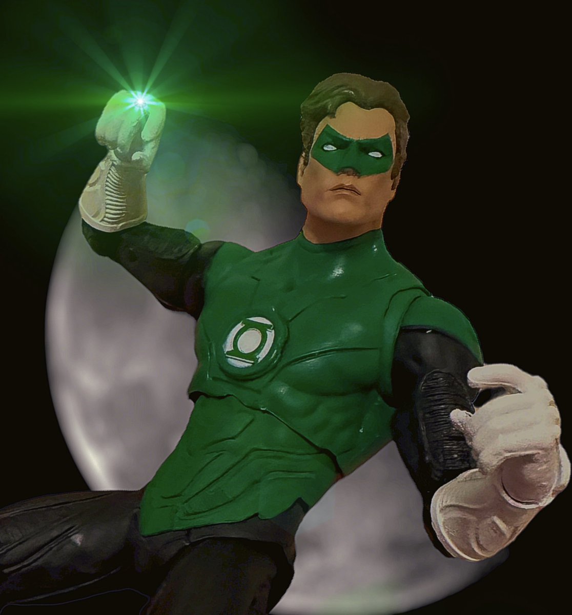 Having fun with this Green Lantern. Really like the sculpt on this one.

#greenlantern #ACTIONFIGURES #toycollector #dcuniverse #toyphotography #toynation #dcactionfigures #toy #toycollection