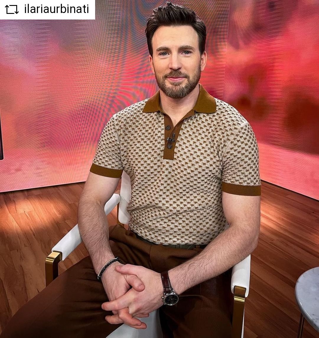 #REPOST @ilariaurbinati with @get__repost__app  @chrisevans in @kingandtuckfield with @giulivaheritage pants, @jimmychoo shoes, @londonsockco and @iwcwatches for  #Ghosted press - styled by yours truly 
#chrisevans #ilariaurbinati #ilariaurbinatistyle
instagram.com/p/CrJDFg1omV-/…