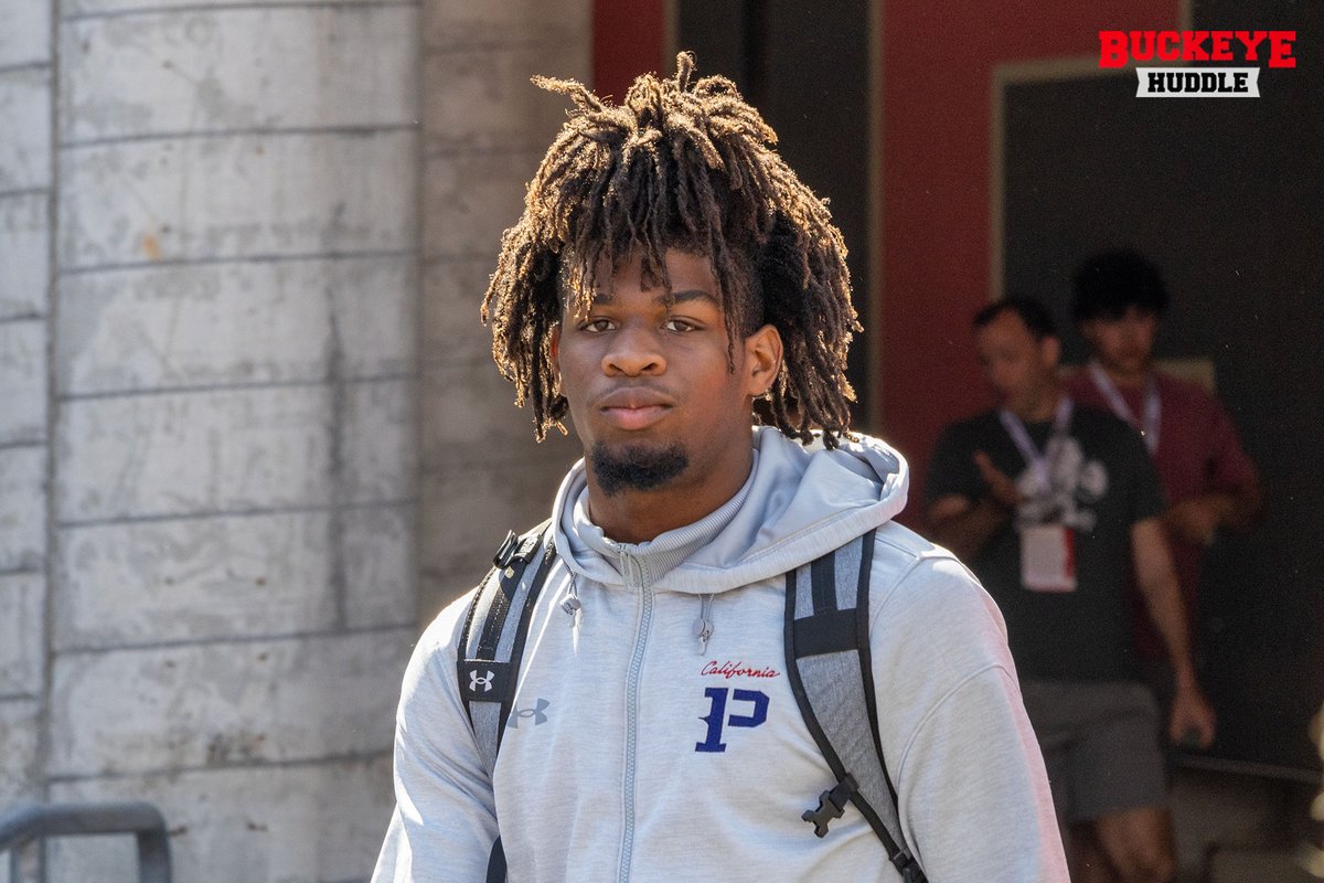 BuckeyeHuddle's tweet photo. It was a big recruiting weekend for the #Buckeyes with the spring game on campus this past weekend. Check out a few quick photos from our @Kevin_Noon as players made their way down to the field. #OhioState https://t.co/t4IxaEnv8O https://t.co/mK4Y4PK66a