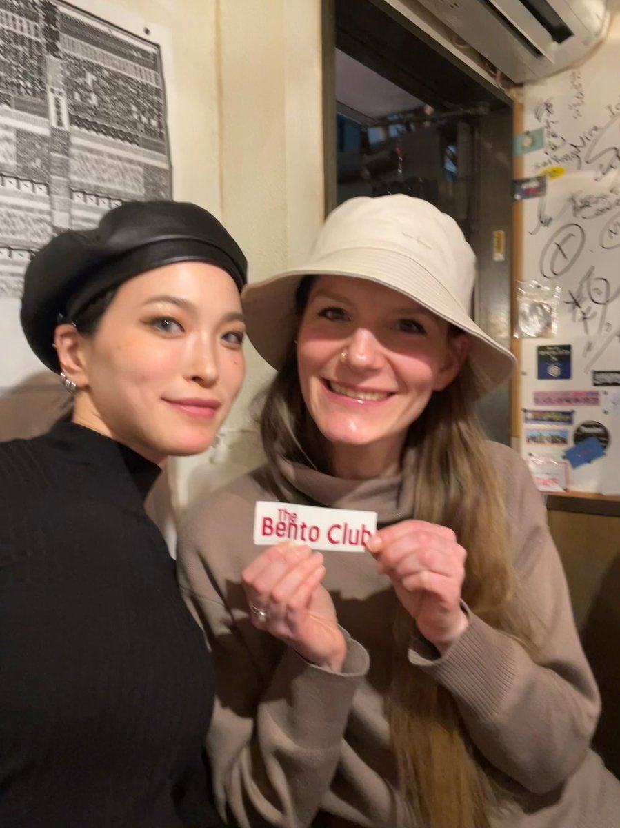 im_ichi_'s tweet photo. KayaのRoad to nowhereを死ぬほど見てきたから、日本に来るよって連絡くれてこうして一緒に飲みに行くことができてすごくすごく嬉しかった🌸💓 https://t.co/o9K1nPEYCq