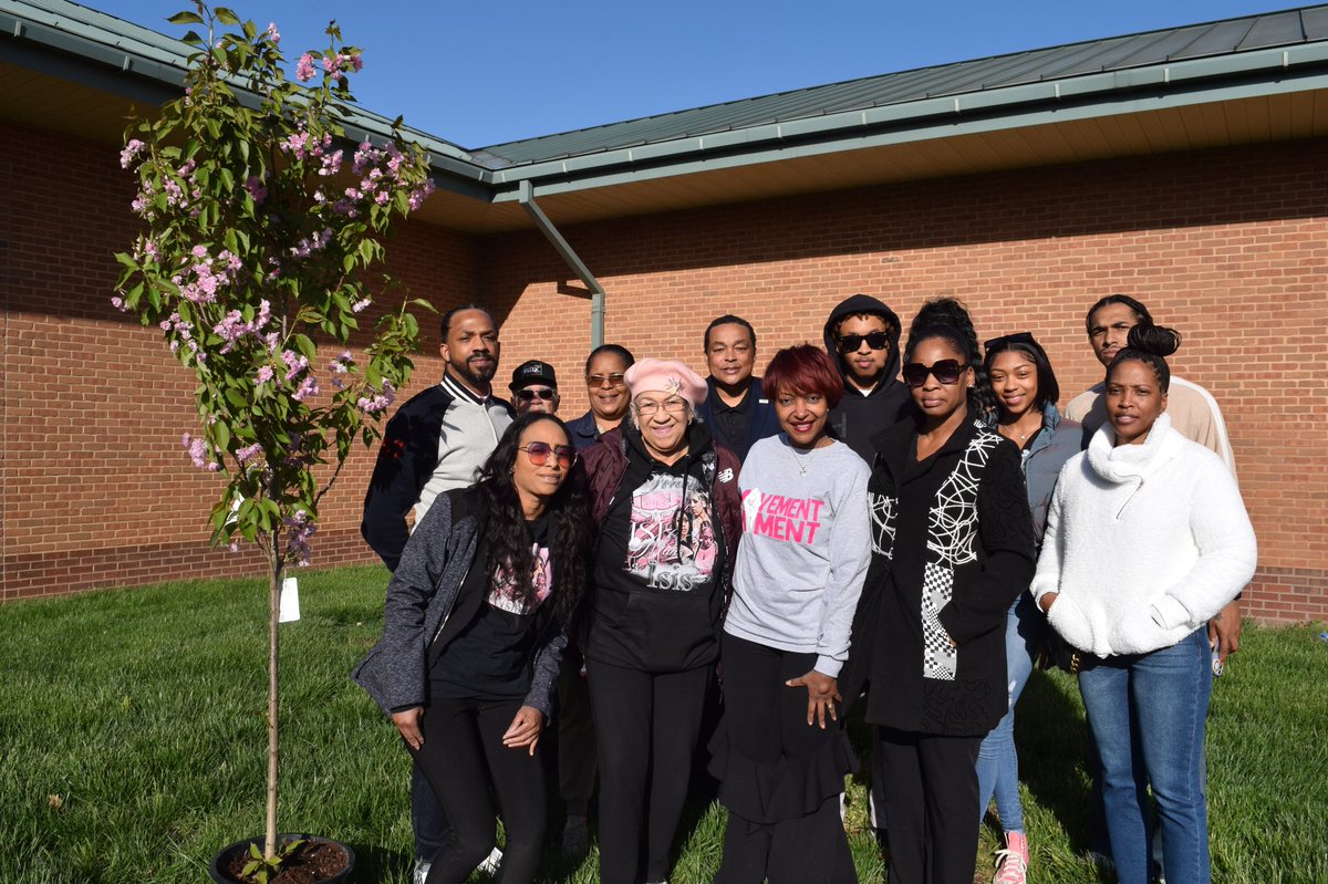 RitterPrepHS's tweet photo. This morning, on what would have been our alum Isis Mahr's 21st birthday, our community came together to honor her memory with a ceremonial tree planting, bench dedication, and birthday song! Isis' legacy lives on as we stand up against gun violence.
#MovementNotMoment #IamIsis https://t.co/yqzHB8Zgx6