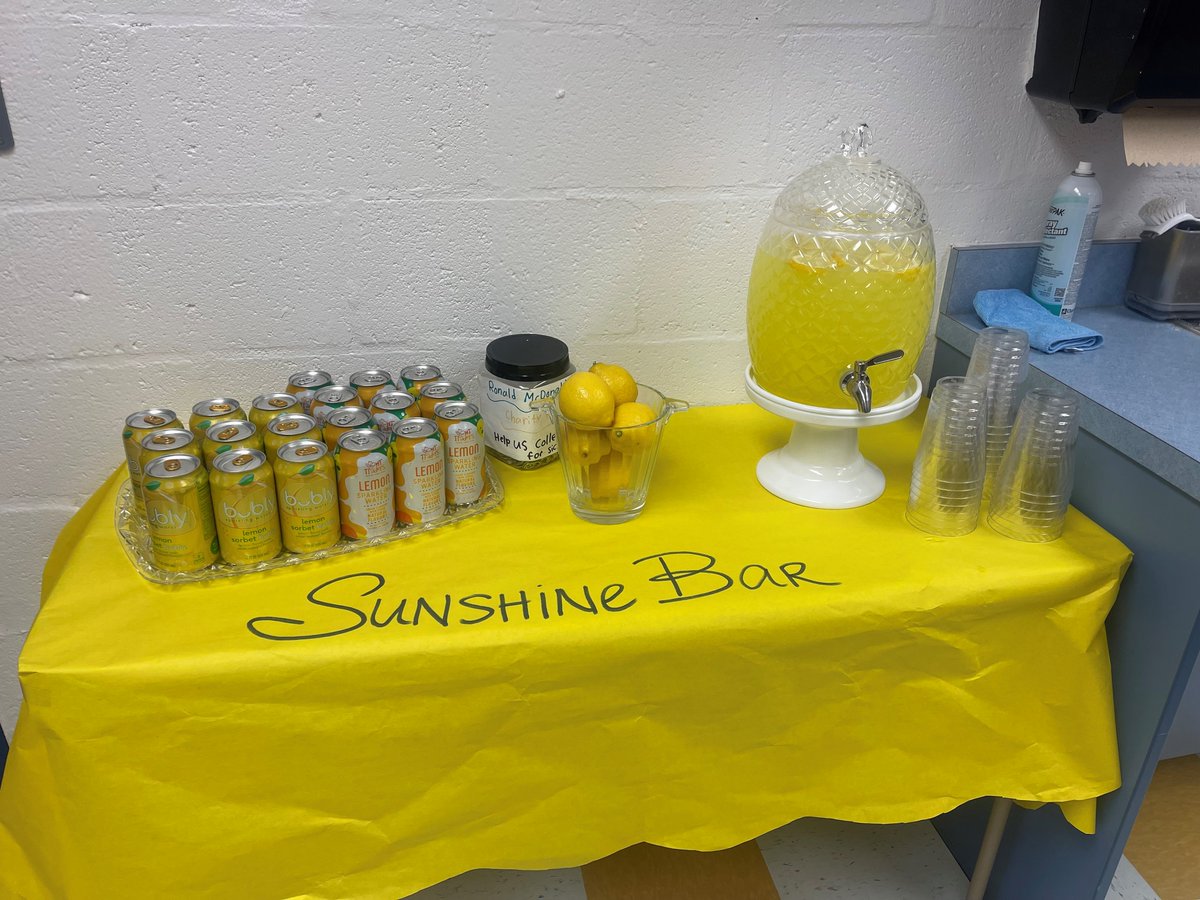 lemonroadschool's tweet photo. 🎶 We've got sunshine on a cloudy day! 🎶
Lemon Road staff was treated to a sunny surprise this morning from our A*Team. What a fabulous way to start the week!
#lreslionpride #lionslearningforward https://t.co/BuciWAza2k