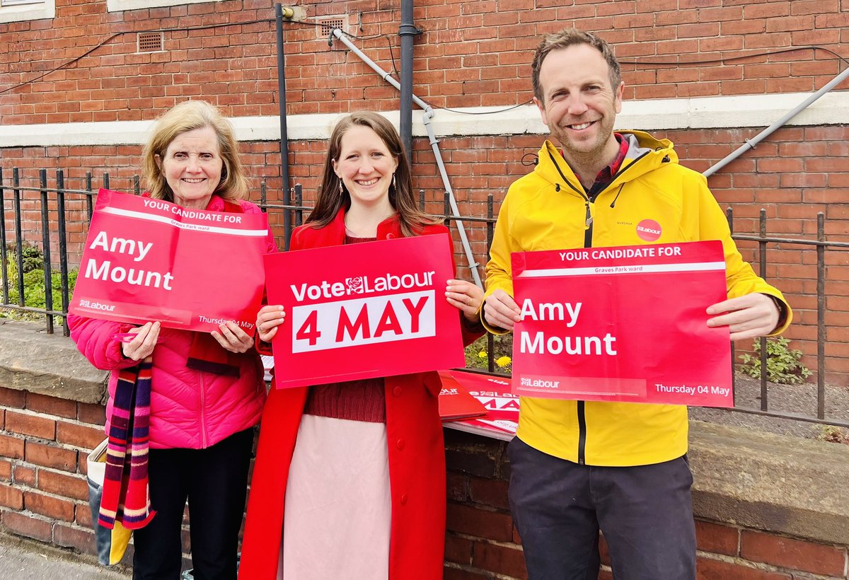 benmiskell's tweet photo. In 2022 we came within 90 votes of taking Graves Park. 

This year our fantastic candidate Amy Mount is running a energetic campaign that will win here🥇 

Great to join Amy’s team on the #labourdoorstep today 🌹 https://t.co/aCdS7FFsFk