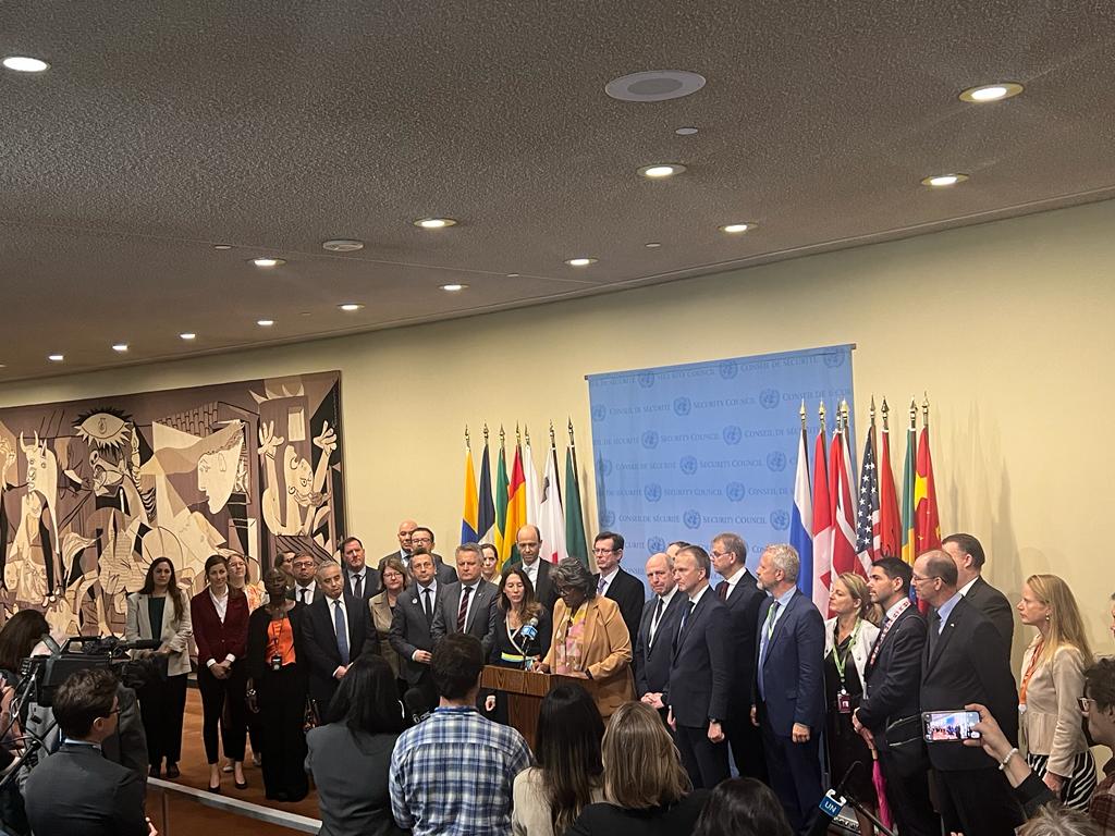 MaltaUNMission's tweet photo. #Malta π²πΉ joins the press stakeout on Media Freedom, which also expressed deep concern over @WSJ reporter Evan Gershkovich detained in #Russia. We will continue to advocate for press freedom & the safety of journalists worldwide. @USUN πΊπΈ #WPRD23 https://t.co/XE39y8xHnT