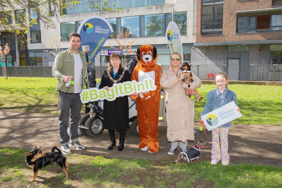 #ResponsibleDogOwnership campaign in #NEIC: 50 new #dogpoo bag dispensers & a temp. pilot doggie toilet #SeanMcDermottSt. Let's make our streets cleaner & safer for everyone. Fill out our survey: ow.ly/CeNH50NKN8g  @LordMayorDublin @DubCityCouncil @IrishLitter #BagItBinIt