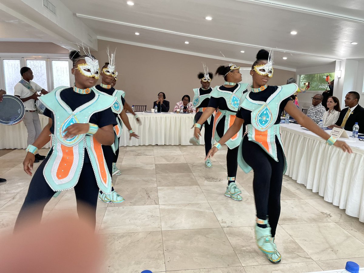 UNDPJamaica's tweet photo. Junkanoo dancers from T. A Thompson Junior High School in #Bahamas thrill delegates at UNDP/ @MOFABahamas Partnership Roundtable in Nassau. Such a colourful and energetic display of local talent and culture on Display. Thank you students!! #PartnerWithUNDP https://t.co/jrloF4ud8h
