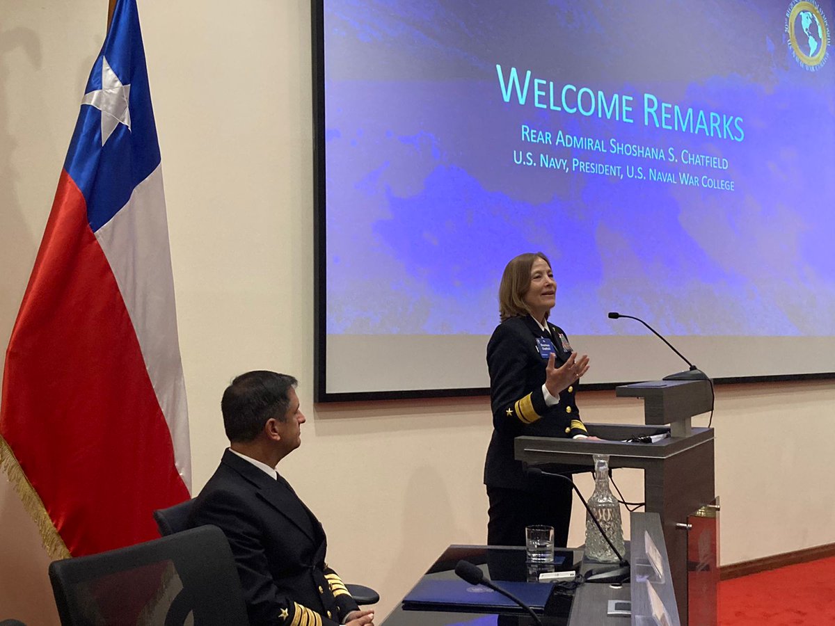 Armada_Chile's tweet image. Comandante en Jefe de la Armada participó en inauguración del 20° Simposio Regional de ex alumnos de @NavalWarCollege

Reunión que busca dar continuidad a la educación de sus graduados, y que se efectúa en la Academia de Guerra Naval

#ArmadaTeCuida #RAS2023 @EmbajadaEEUUcl