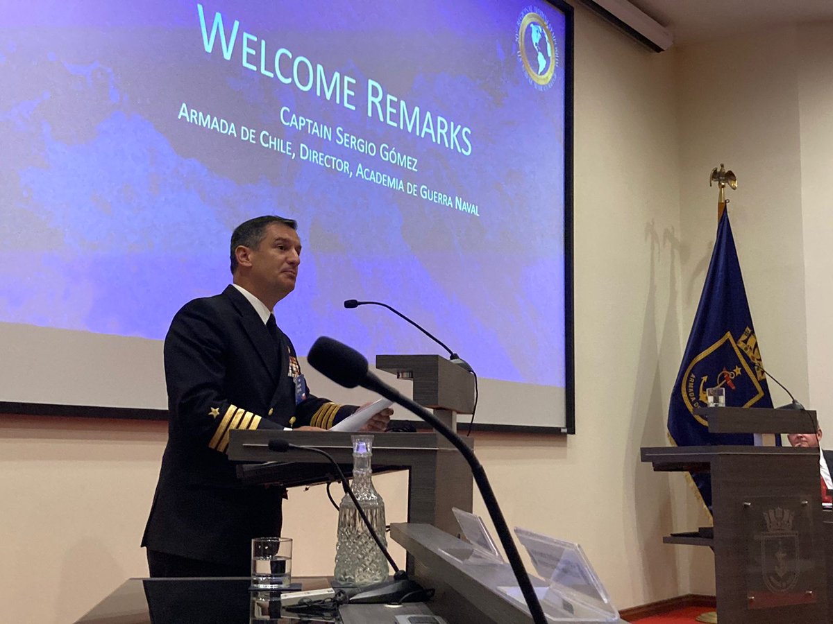 Armada_Chile's tweet image. Comandante en Jefe de la Armada participó en inauguración del 20° Simposio Regional de ex alumnos de @NavalWarCollege

Reunión que busca dar continuidad a la educación de sus graduados, y que se efectúa en la Academia de Guerra Naval

#ArmadaTeCuida #RAS2023 @EmbajadaEEUUcl