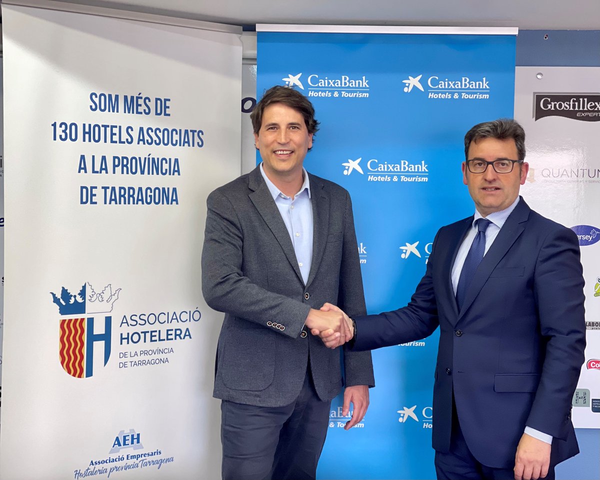 TotTurisme's tweet photo. 🖋️ @caixabank i la @AEHTarragona renoven el seu acord de col·laboració per donar suport financer al sector.
👉 Signen un acord per fer arribar als socis de la #AEHT els productes i serveis de CaixaBank en condicions adaptades a les seves necessitats.
#caixabank #tarragona https://t.co/X1rQ58Hpx0