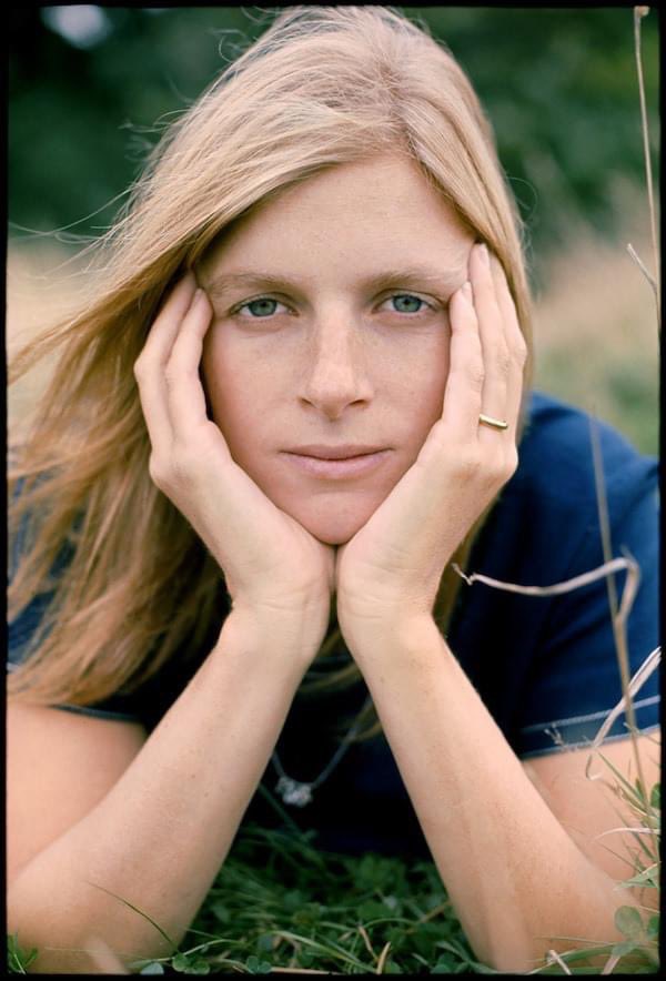 Remembering musician, animal activist, photographer and free spirit Linda McCartney on the 25th anniversary of her passing from breast cancer. She was only 56. 
#lindamccartney #lindaeastman #paulmccartney #animalactivists #photographer #musician #freespirit #vegetarian #wings