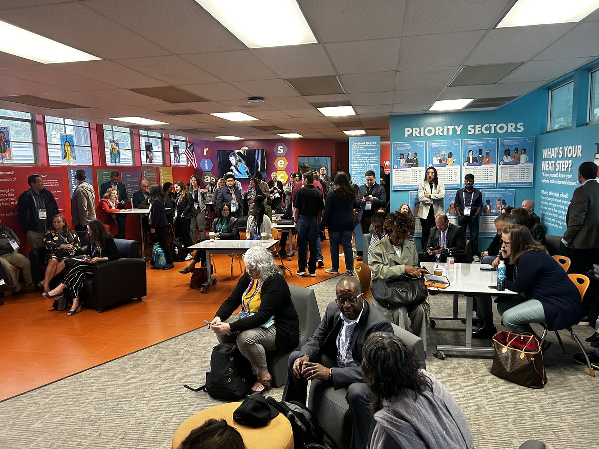 CVWorldofWork's tweet image. Welcoming @asugsvsummit innovators to @CajonValleyUSD @BostoniaGlobal. Great to see so many educators interested in career-related teaching and learning #RIASEC #HumanProcess