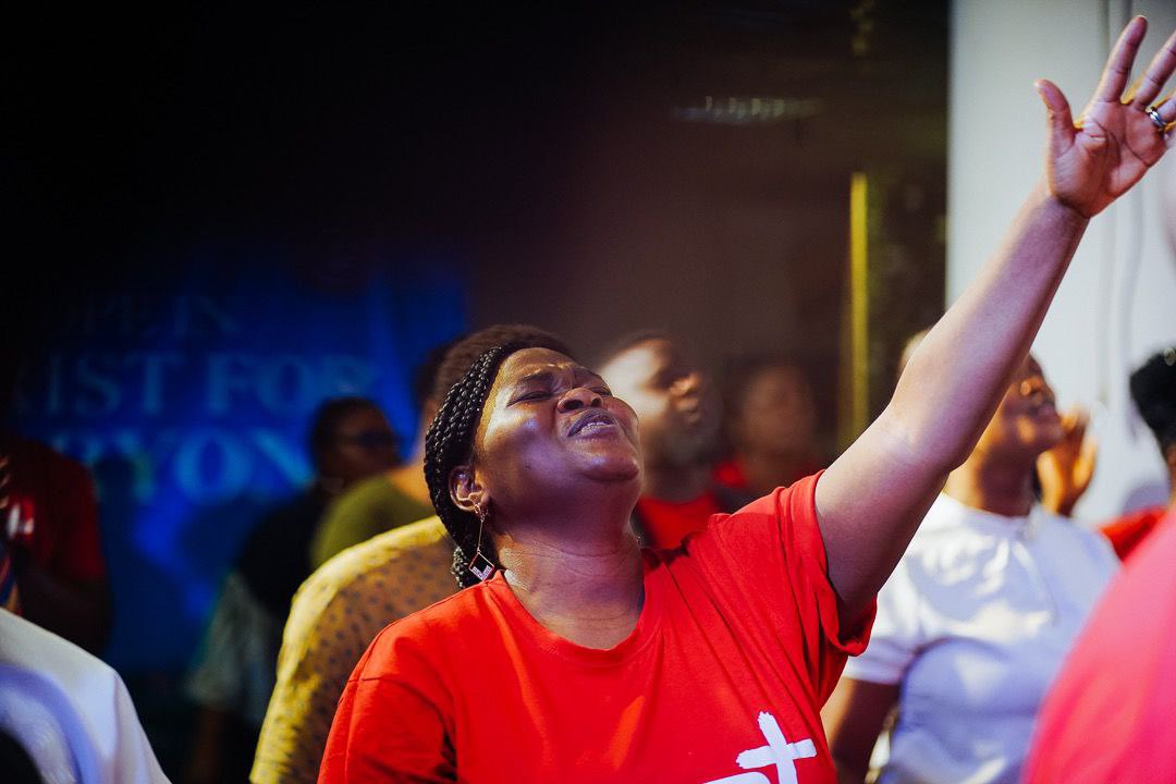 CFCAbuja's tweet photo. Our lives are forever changed because of the sacrifice of Jesus.
#RedConference
#CFCAbuja
#LoveIsKing https://t.co/ZPMbbQgI0i