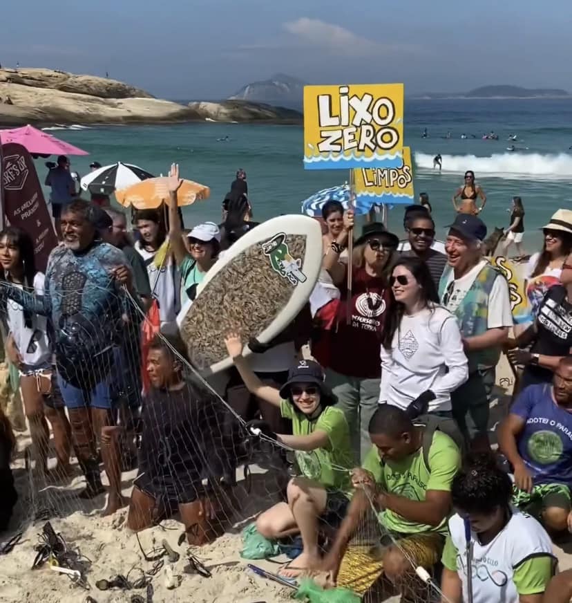 PSB_RJ's tweet photo. Minc levou o mutirão de limpeza das praias para o Arpoador cobrando a retomada do Programa Sena Limpa.
E Jari participou de audiência pública que debateu os problemas enfrentados por funcionários da CSN.
O PSB segue firme em todo o estado defendendo a população. https://t.co/FhJt1Wwz3P