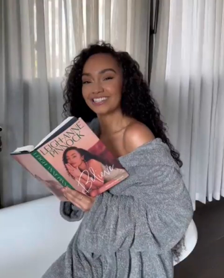 nicki tweet media