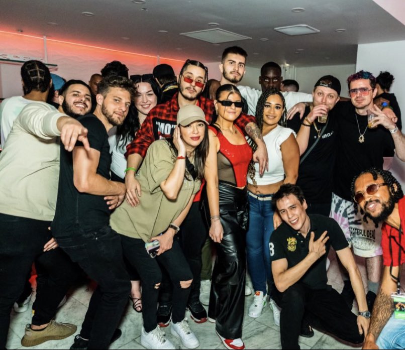 sav2222_'s tweet photo. They say it’s about the friends you make along the way..

If that’s true I’m Rich… but it would be nice to not be broke 🙃

🗽🥂NFT NYC 2023 was so much fun, just wish I could’ve got more pics with everyone https://t.co/qeMTl2WtR3
