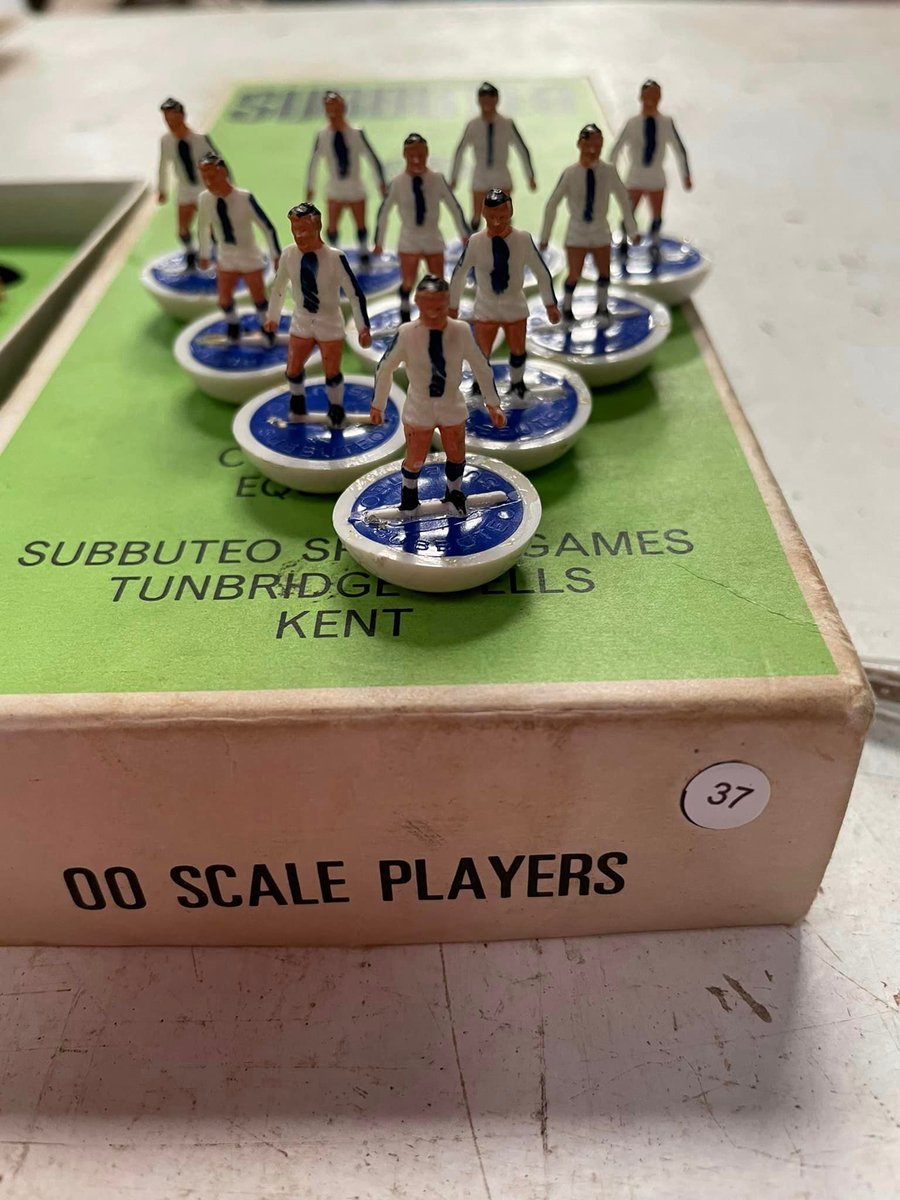 randomsh1t1471's tweet photo. #Subbuteo #Nowcomplete
Ref 37
Kilmarnock
Arm stripes variation
#HW #Collection https://t.co/az9AaYO9SV