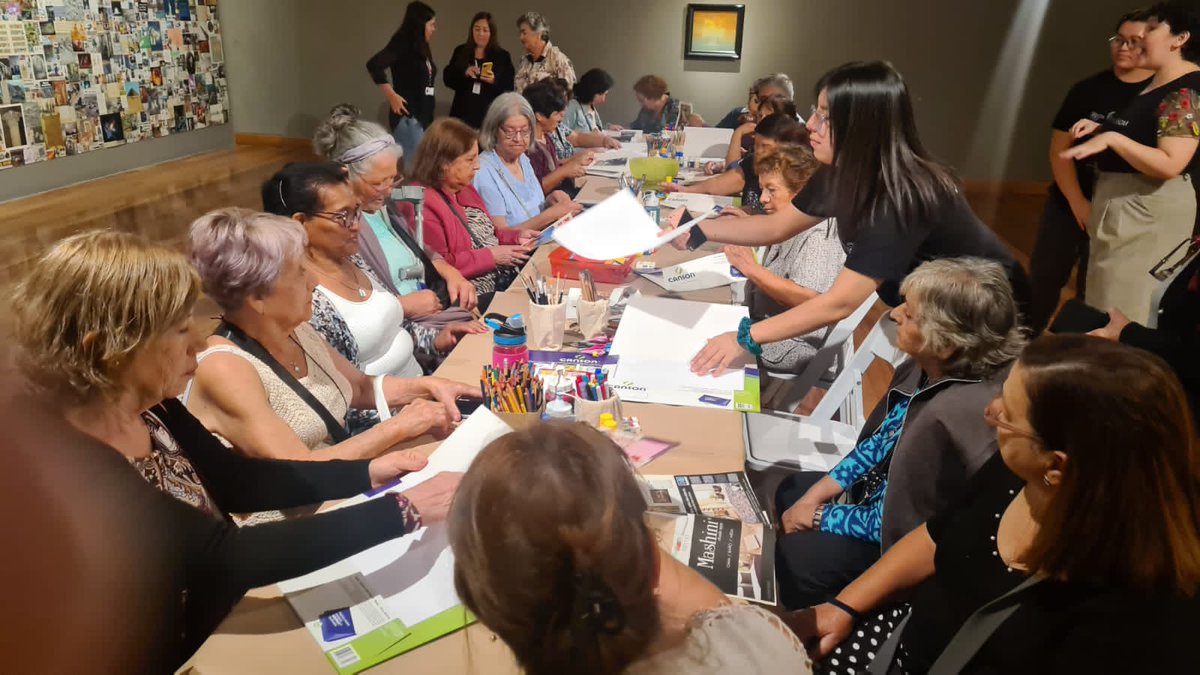Mediante el Programa Envejecimiento Activo, iniciamos nuestras Mediaciones Culturales en el <a href="/MAVIchile/">MAVI UC</a>. 
La coordinadora RM <a href="/adelabahamondes/">adela bahamondes f</a> invita a las personas mayores a vivir el Arte, como una forma de promover el #envejecimientoDignoActivoySaludable