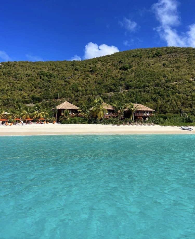 Come and immerse yourself in our, warm, tropical, BVI, Monday blues✨💙🇻🇬 #BVI #BritishVirginIslands #BVILove #Paradise 📷 The Hideout BVI