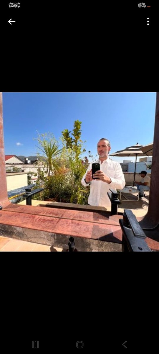 OaxacaAqui's tweet photo. Nos cuentan que otro funcionario de "alto nivel" del exgobernador @alejandromurat, que después de haber exprimido el presupuesto de comunicación social a su antojo, lo dejo solo es el mexiquense @fvallejogil quien de un tiempo a la fecha anda muy activo apoyando a @Claudiashein https://t.co/XtEMXrQEj3