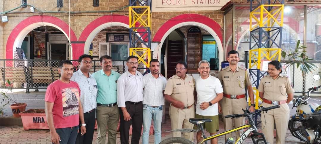 Just Doit !! JD (@hyperhack3011) on Twitter photo #mumbaicyclists , this morning 11 of us were having bf #Annaidlifountain one of the bikes was stolen <a href="/MumbaiPolice/">मुंबई पोलीस - Mumbai Police</a> & it was traced in 1 hr. Special thanks to Mata Ramabai Ambedkar marg Police Stn VT and it's officers
Thanks to #DcpDattanalawade
<a href="/CPMumbaiPolice/">Commissioner of Police, Greater Mumbai</a> #mumbaicyclists , this morning 11 of us were having bf #Annaidlifountain one of the bikes was stolen <a href="/MumbaiPolice/">मुंबई पोलीस - Mumbai Police</a> & it was traced in 1 hr. Special thanks to Mata Ramabai Ambedkar marg Police Stn VT and it's officers
Thanks to #DcpDattanalawade
<a href="/CPMumbaiPolice/">Commissioner of Police, Greater Mumbai</a>