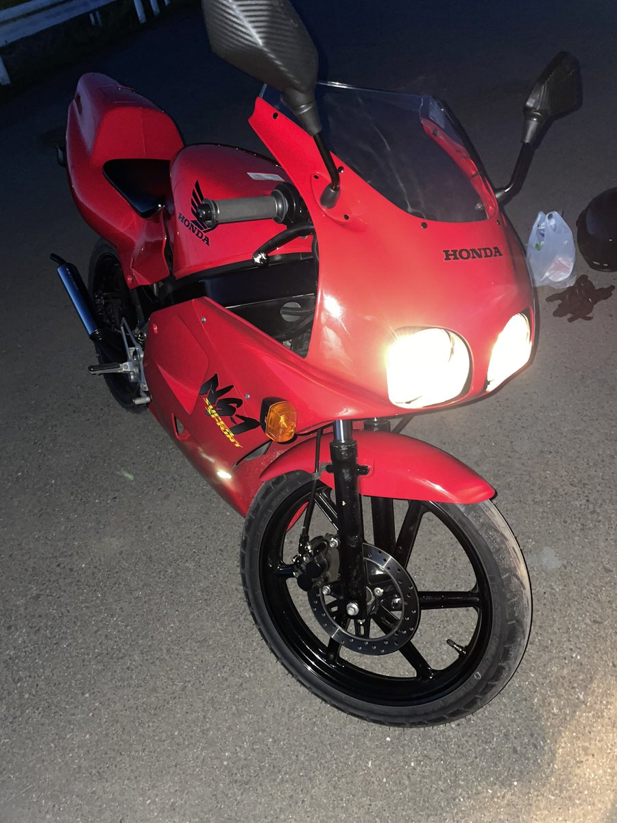 kaito_ac08e's tweet photo. 社会人になってからの唯一の癒しがコイツ
#ns1
#honda
#50cc
#2stroke
#ac12
#ac08e https://t.co/qu1EVhREDB