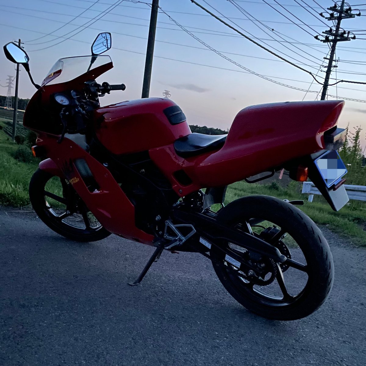 kaito_ac08e's tweet photo. 社会人になってからの唯一の癒しがコイツ
#ns1
#honda
#50cc
#2stroke
#ac12
#ac08e https://t.co/qu1EVhREDB