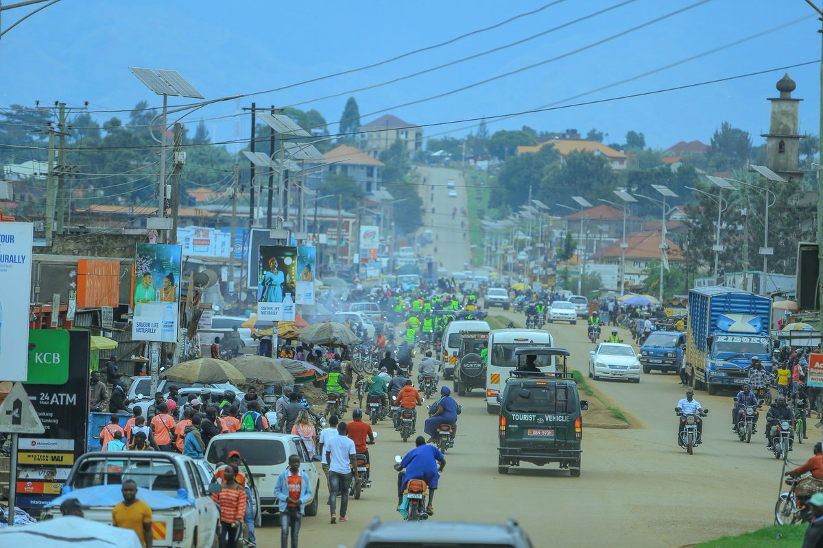 marvinmiles256's tweet image. #ExploreWest campaign to promote domestic Tourism this is how we rocked #fortportal the #tourismcity