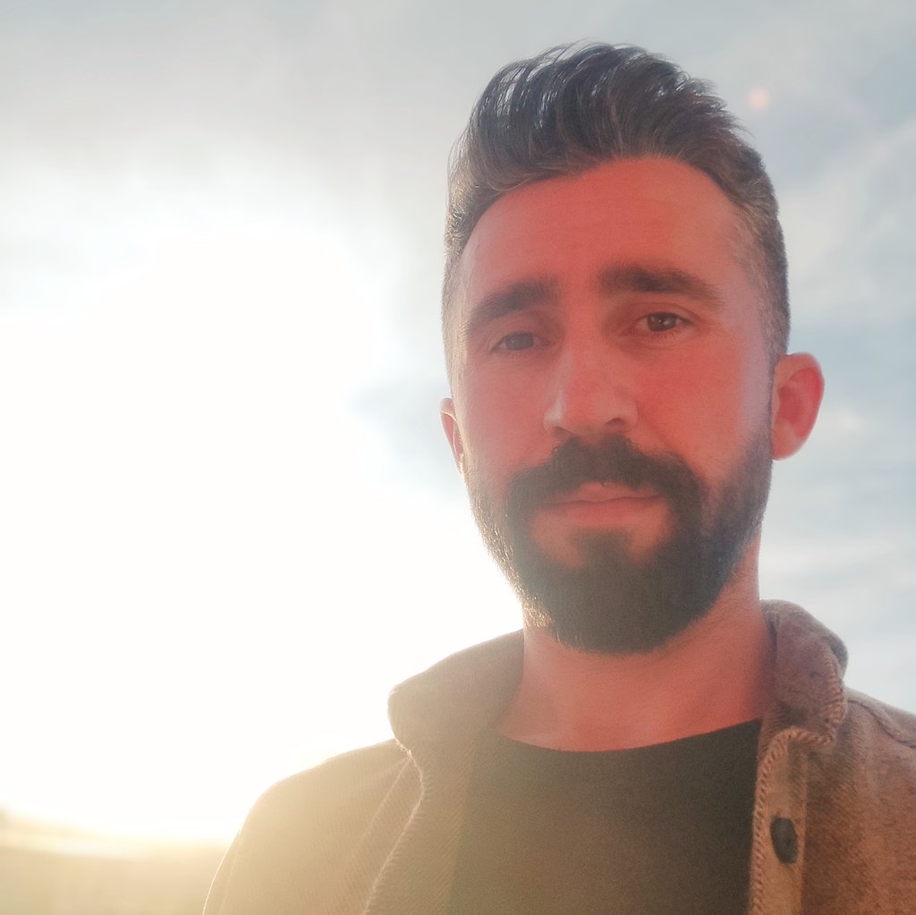 er04765683's tweet photo. #YeniProfilResmi https://t.co/j4UPvr0IAz