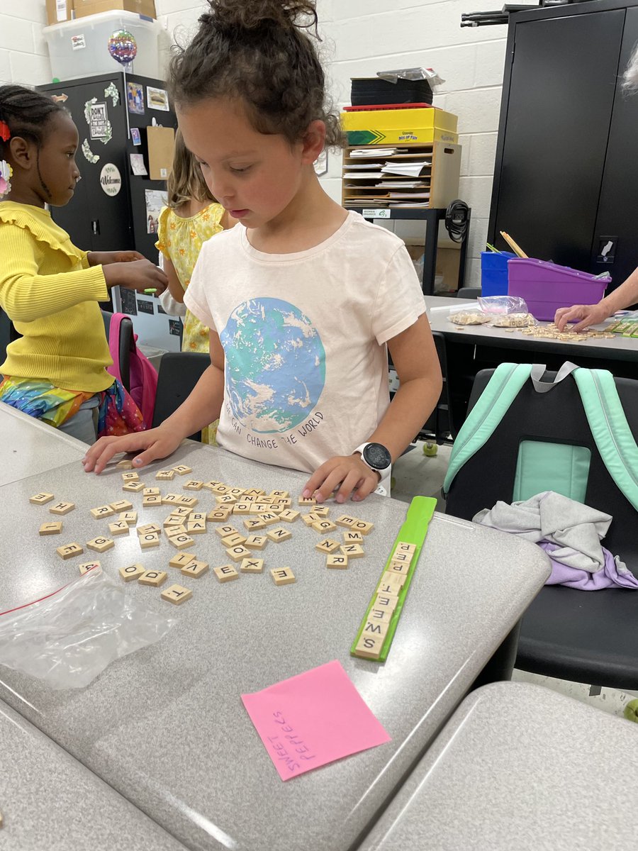 StathamElem's tweet photo. Even though it was raining quite a bit last week, the Garden Club met for National Scrabble Day! It was the perfect day to use scrabble letters to make markers for our plants that will be transplanted into our school garden!
#WildcatPride #ConnectingattheCore ❤️🖤 https://t.co/pt2WrXQJEA