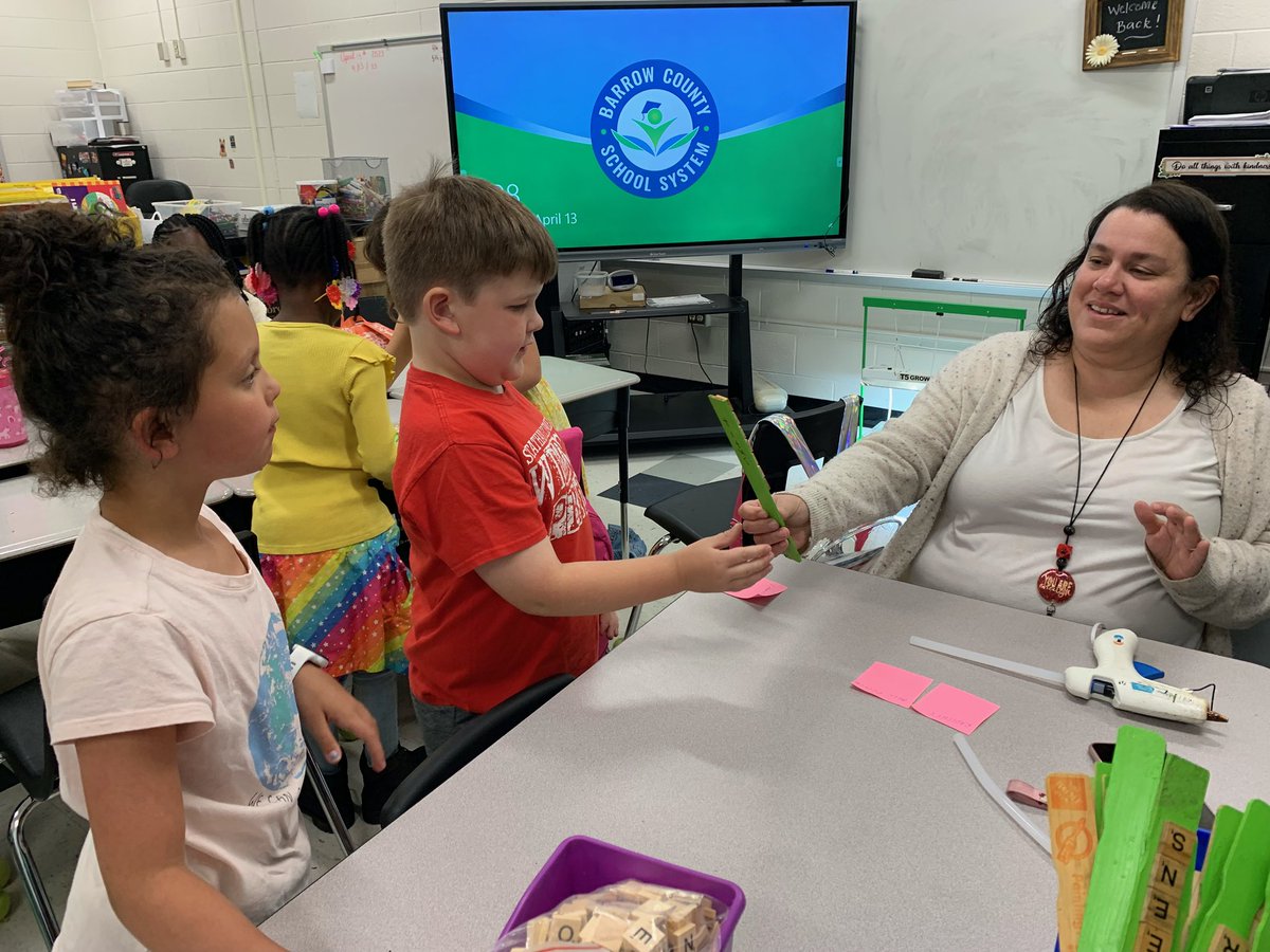 StathamElem's tweet photo. Even though it was raining quite a bit last week, the Garden Club met for National Scrabble Day! It was the perfect day to use scrabble letters to make markers for our plants that will be transplanted into our school garden!
#WildcatPride #ConnectingattheCore ❤️🖤 https://t.co/pt2WrXQJEA