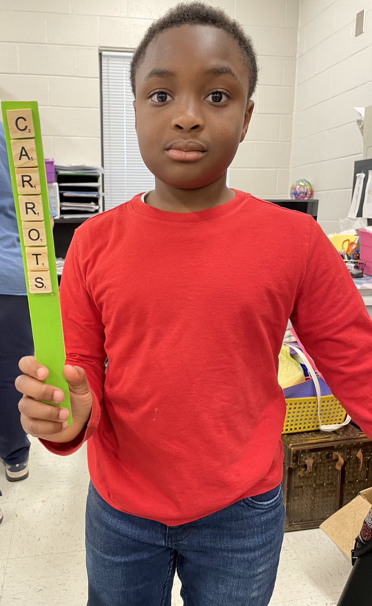 StathamElem's tweet photo. Even though it was raining quite a bit last week, the Garden Club met for National Scrabble Day! It was the perfect day to use scrabble letters to make markers for our plants that will be transplanted into our school garden!
#WildcatPride #ConnectingattheCore ❤️🖤 https://t.co/pt2WrXQJEA