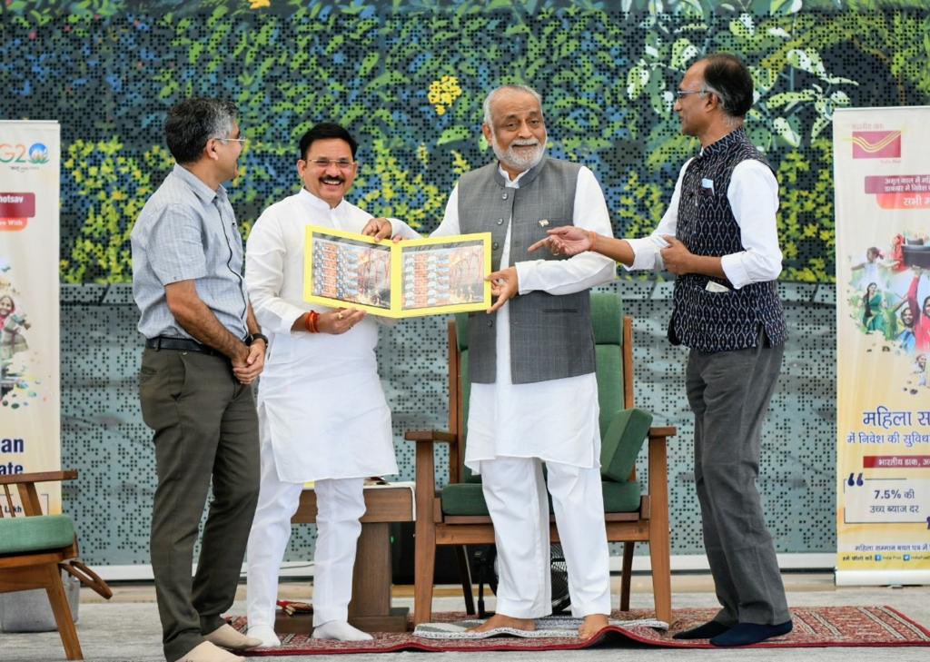 devusinh's tweet photo. It was a great honour to meet Parampujya @kamleshdaaji a spiritual leader &amp; author who is facilitating free heart-based meditation worldwide at Kanha Shanti Vanam.

This center is a unique blend of spiritual retreat &amp; well-planned lifestyle supported by modern infrastructure. https://t.co/lvhkEMCiKY