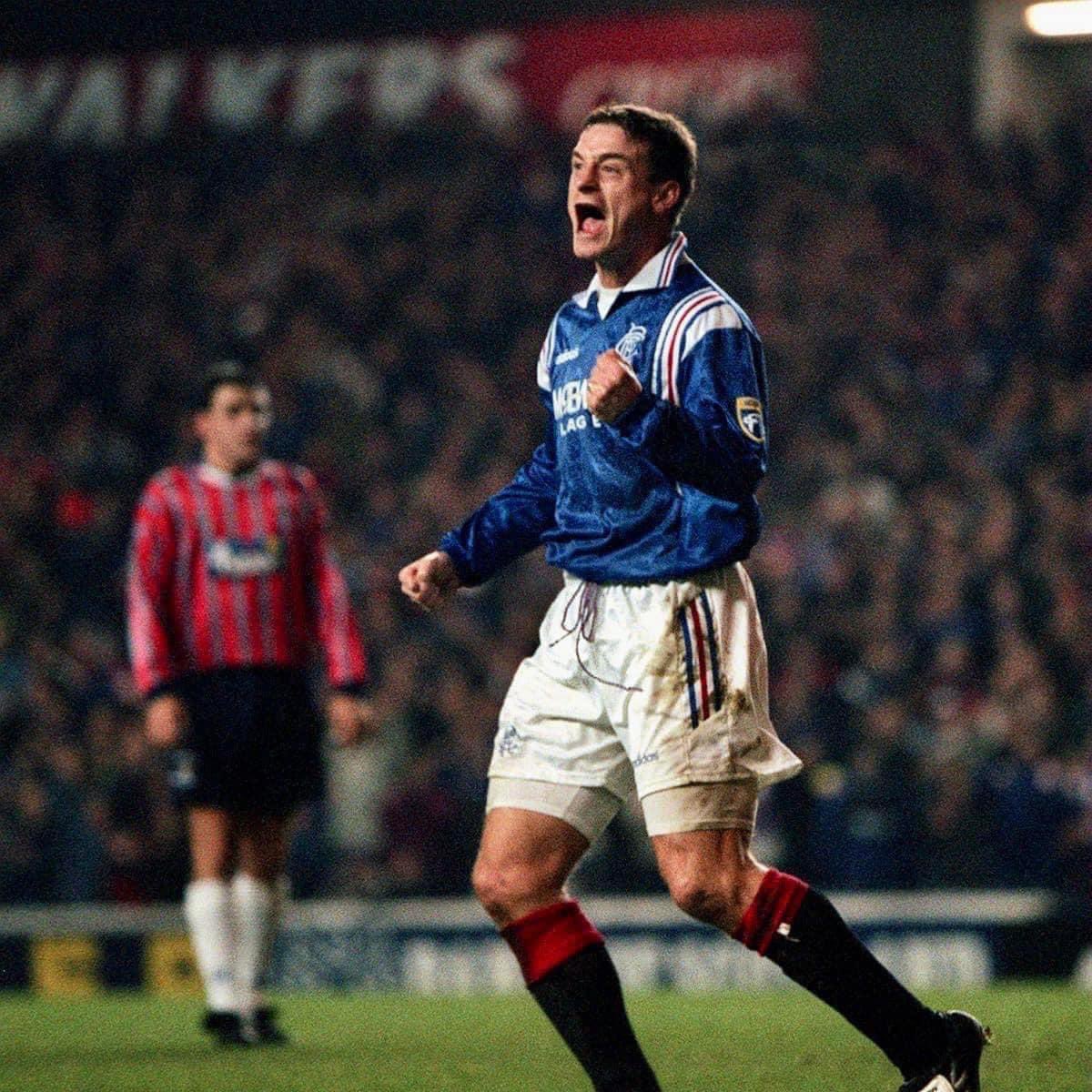 lhrsc's tweet photo. An evening with David Robertson &amp; @5Starsltd at @lhrsc. The 9 In A Row legend will be at the club this Friday 21st April for a Q &amp; A, followed by a buffet, raffle &amp; memorabilia auction. Tickets are £25 and on sale now at the bar 🔴⚪️🔵🇬🇧 https://t.co/Nq4ky3YNog