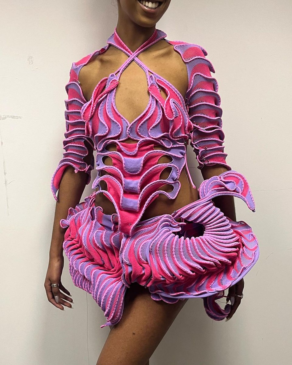 Fashion Week tweet media