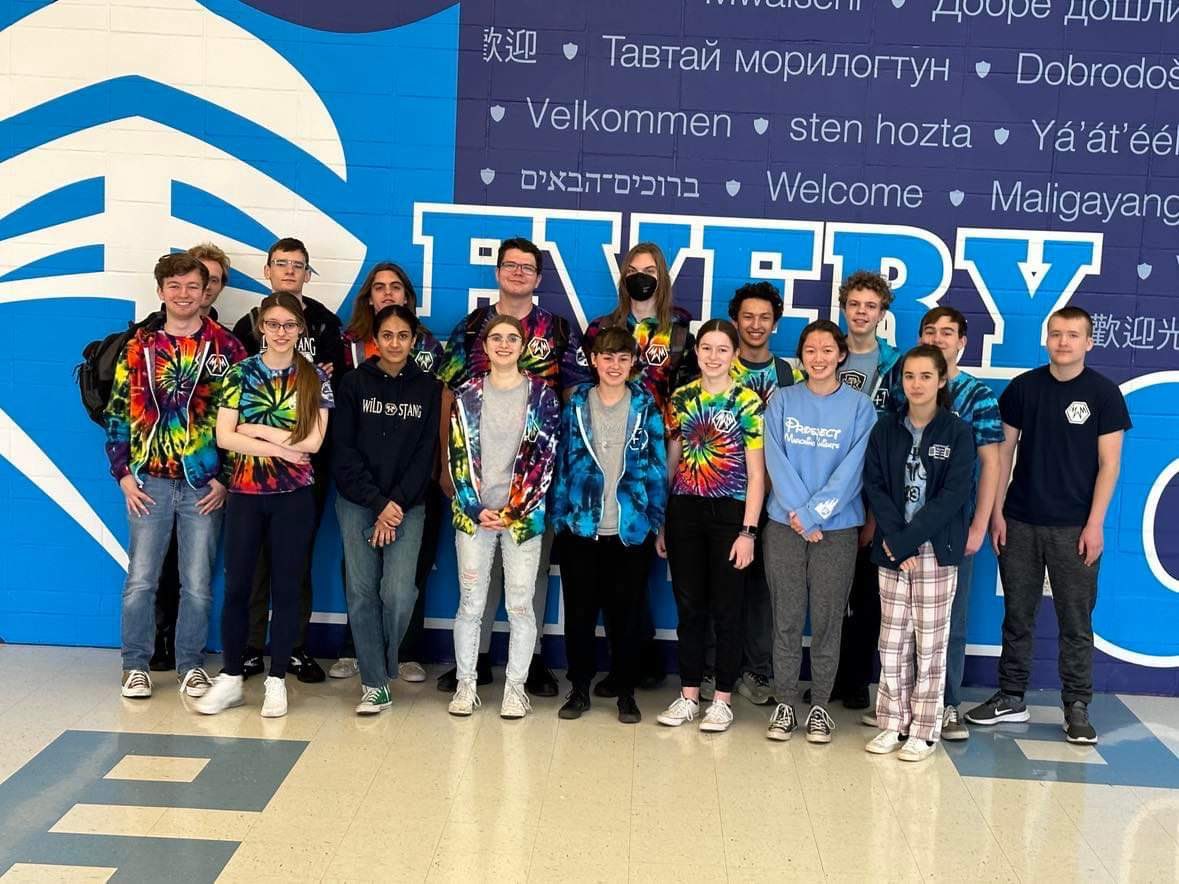 111wildstang's tweet photo. A send-off to #FIRSTChamp for our team! Thank you @KnightsofPHS for your support as we go to Houston!!
#EveryKnight #wsrp #WildStang #frc111 #omgrobots #friendswithrobots #TeamRev https://t.co/1j3IcpLYWd