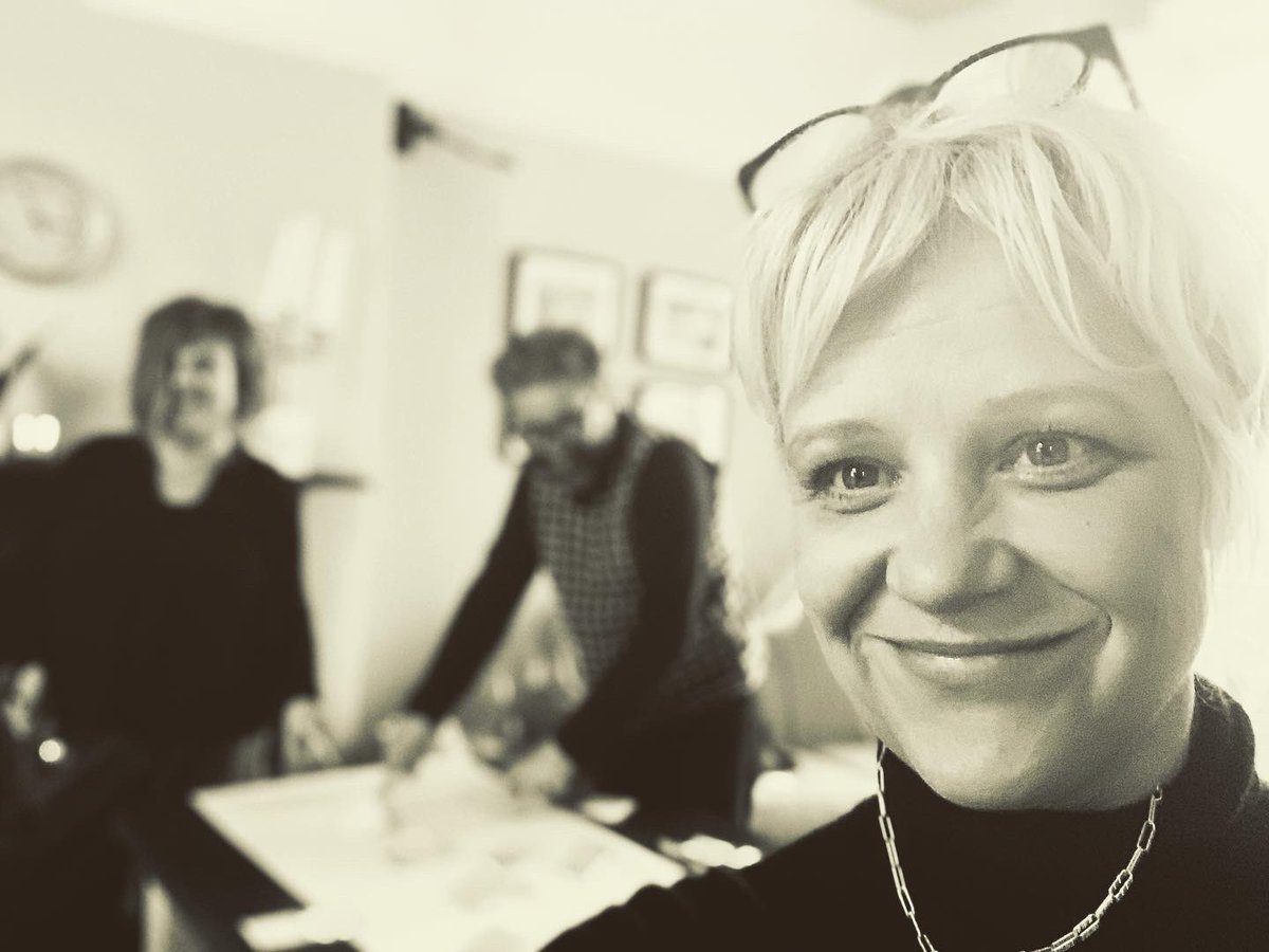 SavvyJustine's tweet photo. Too many brightly coloured post itβs to share in colour #newseries #storylining #Eps4to6 #adaptation @philearle @StudioCrook https://t.co/mxHEadCNnf