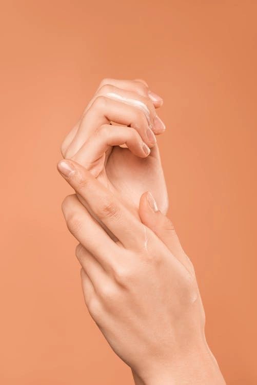 JeansCream's tweet photo. Dry, itchy skin during radiation therapy? Jeans Cream is here to help! With natural ingredients and no harsh chemicals, it's the perfect solution for sensitive skin. 💖#HealingLotion https://t.co/HkVqogac5k