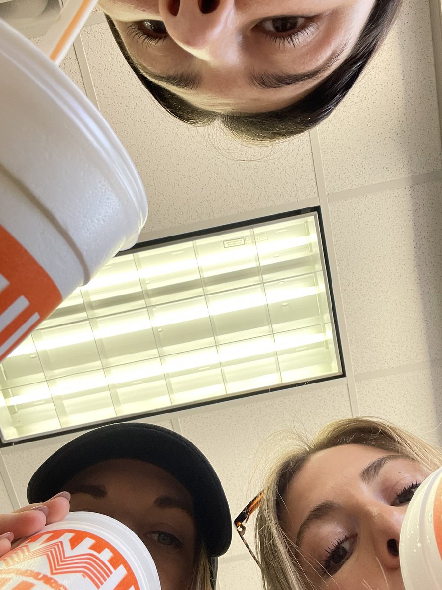 Mcgovoni's tweet photo. @Whataburger yo https://t.co/UlMKrL3GLT
