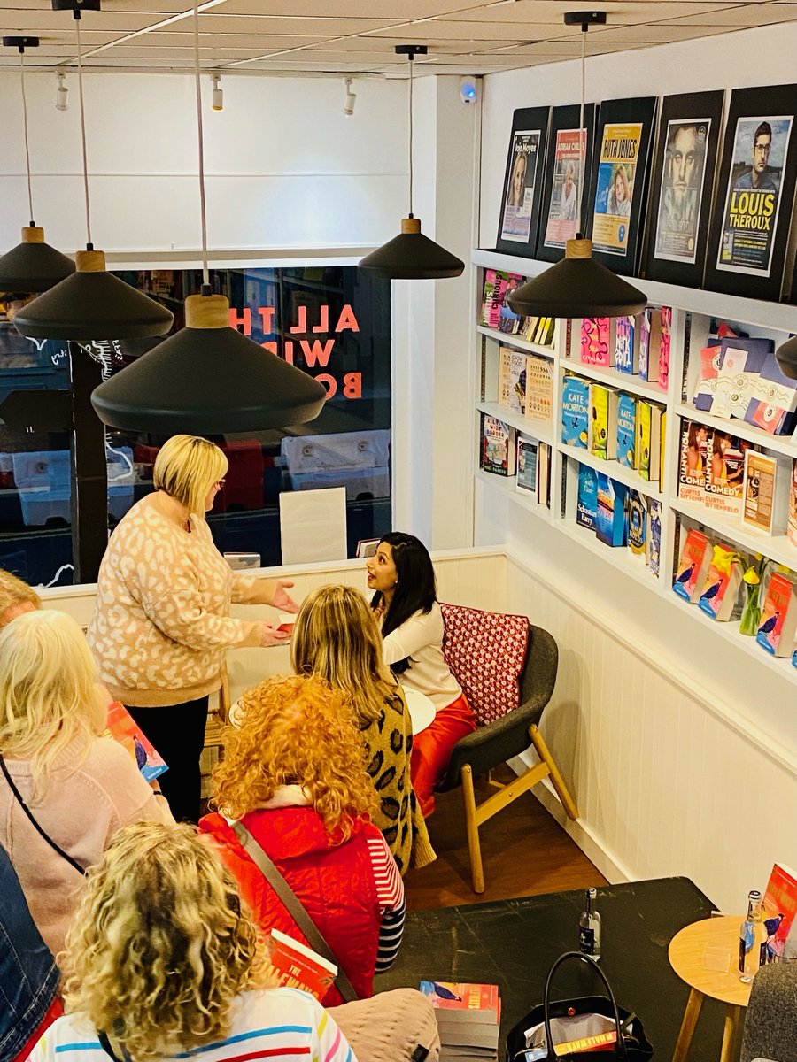 HQstories's tweet photo. Lovely photos taken @NiloparUddin's recent book event with the fabulous @BookaBookshop
Talking diaspora, the pull of two cultures, family secrets and strong female characters.
#TheHalfways is now available in paperback https://t.co/cUvJ0nGjWX