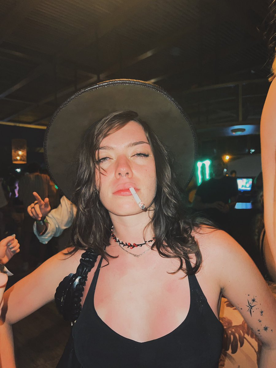 slimcheeesey's tweet photo. la mas reverse cowgirl https://t.co/VcFWBSiUIZ