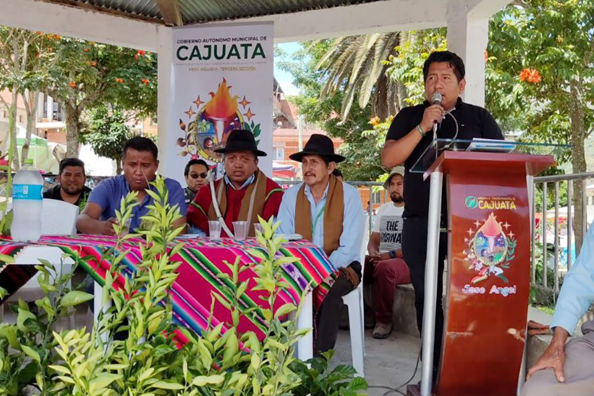 arlemlovera82's tweet photo. Gracias al trabajo de nuestro hermano presidente, Lucho Arce, se realizó la entrega de plantines en el municipio de #Cajuata, en el marco del Plan Plurinacional de Respuesta Inmediata a la Sequía.

#ArlemLovera
#EstamosSaliendoAdelante
#Yungas https://t.co/EpPSjlTDFs